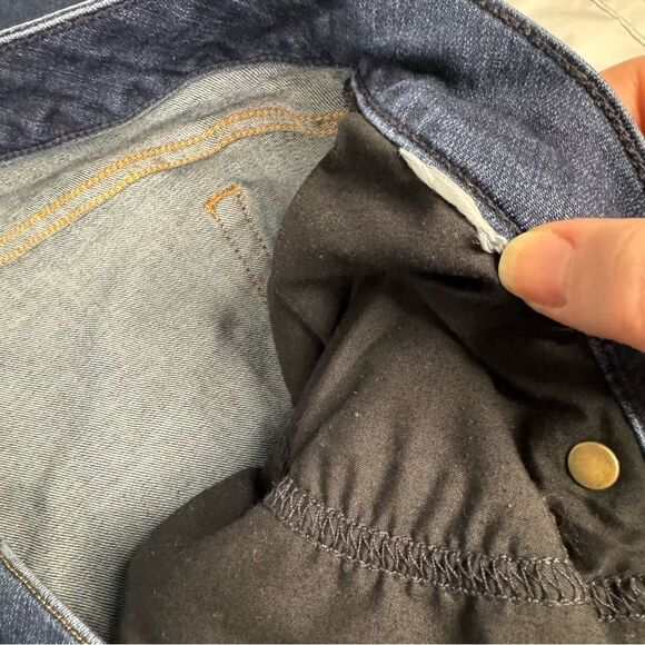 Torrid Jean Relaxed Boot Cut Size 18 SHORT? Dark Wash Zip Fly Stretch Mid Rise - Picture 4 of 10